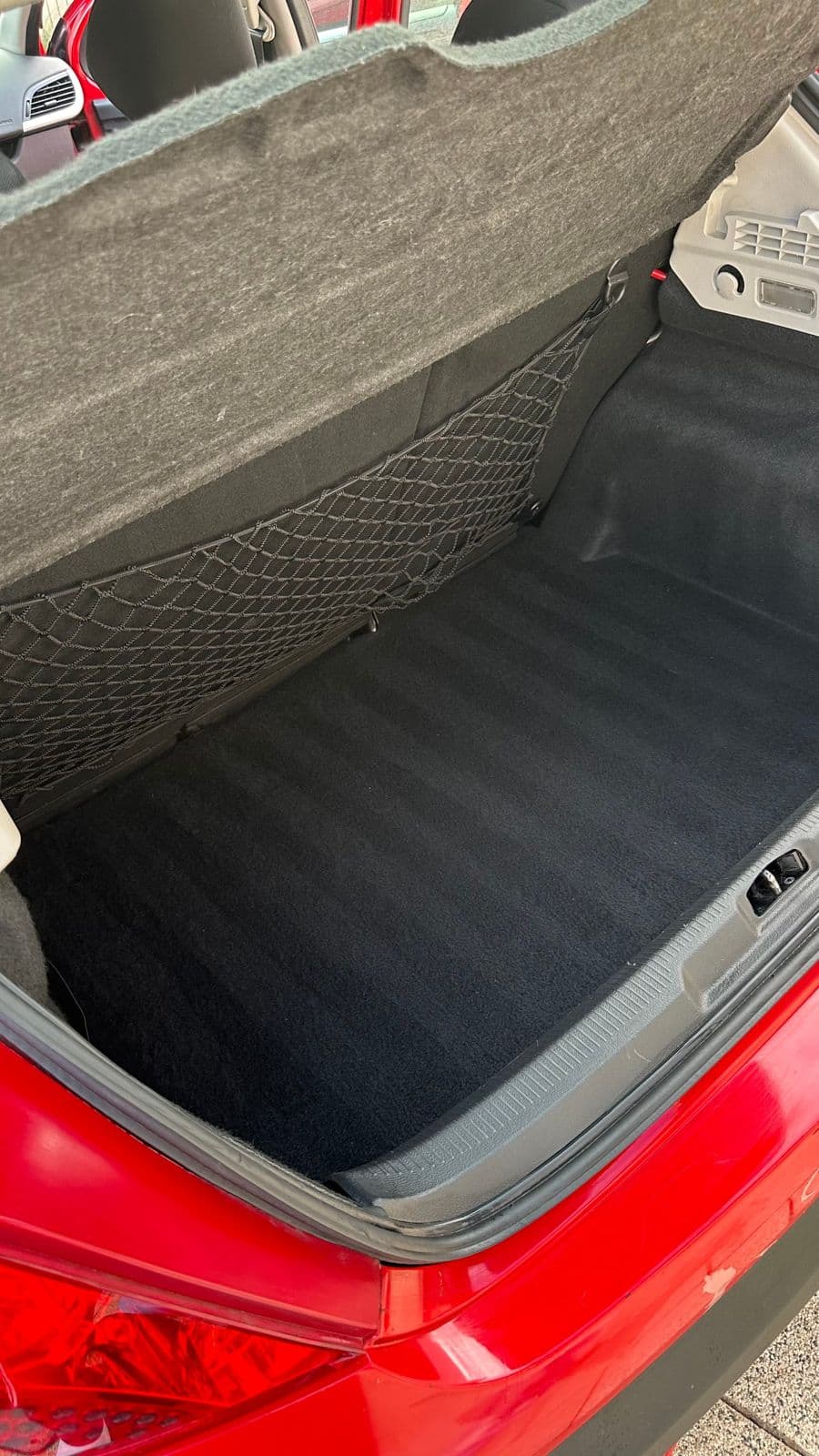 Après nettoyage intérieur : moquette du coffre d'une citadine, Klean Auto Aulnay-sous-Bois